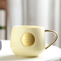 创意铜牌陶瓷马克杯可爱女生猫咪咖啡杯子水杯金把手电镀印制logo